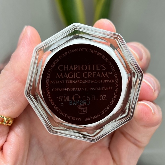 Charlotte Tilbury Magic Cream .50 oz - RETAIL $30 - Picture 7 of 8